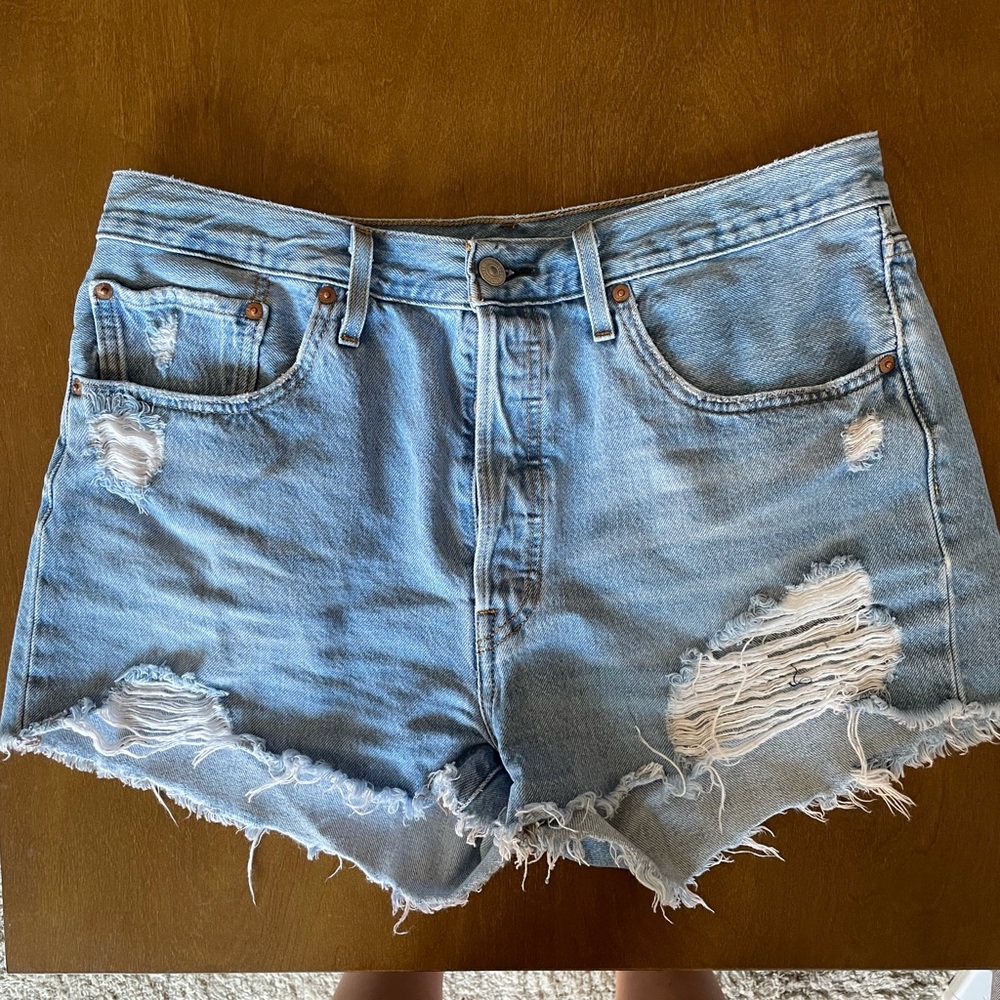 Levi’s size 32 shorts
